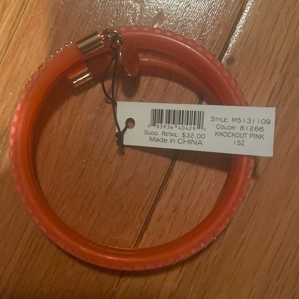 NWT Marc by Marc Jacob’s silicone Wrap Bracelet with Rose Gold Charm - Picture 2 of 2